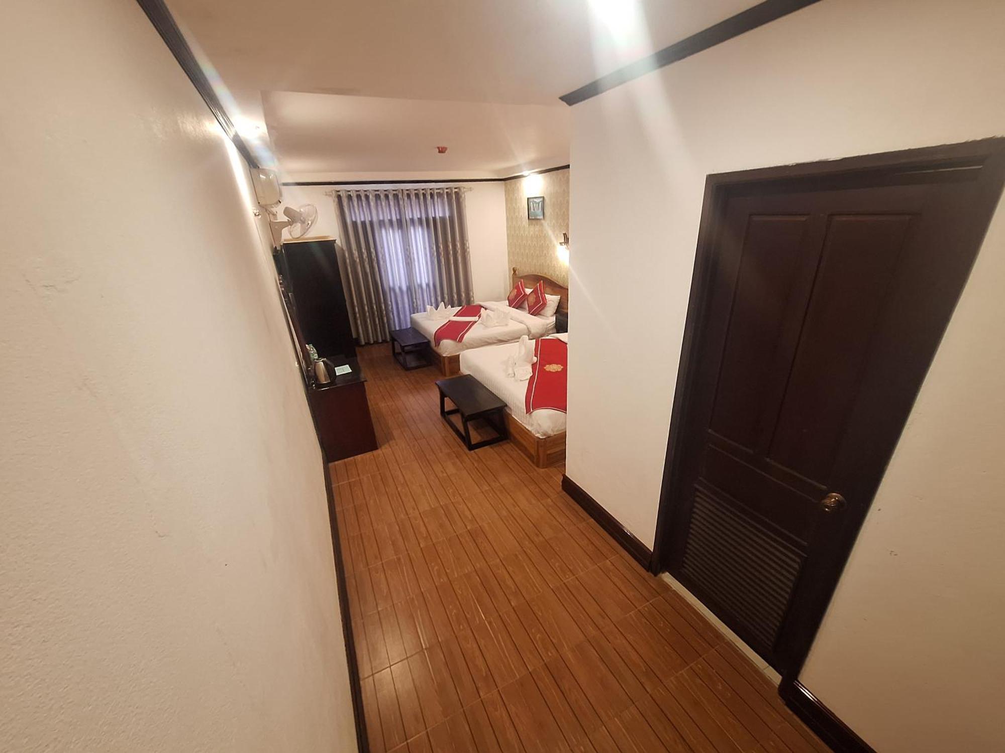 琅勃拉邦阁酒店 外观 照片